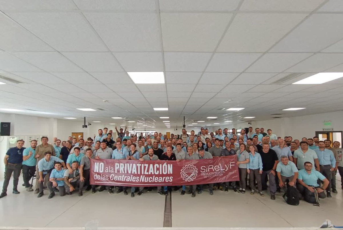 duroms's tweet photo. Los trabajadores de la Central Nuclear de Embalse contra la privatización de Núcleoeléctrica https://t.co/zo7FYL1tZt
