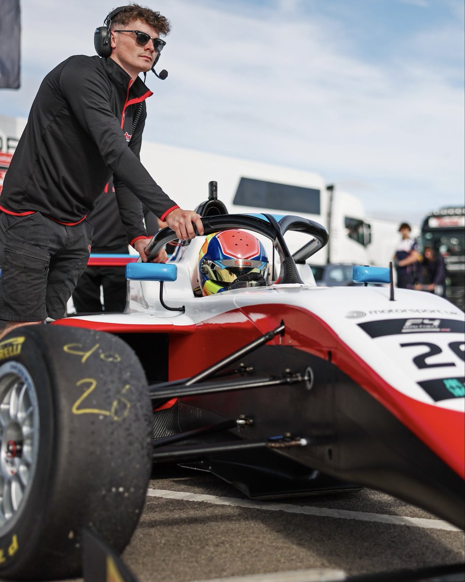 We’re getting ready for the first <a href="/BritishF4/">Wera Tools British F4</a> race of the weekend at Brands Hatch! 🏁

Live timing ⏱️ livetiming.tsl-timing.com/254003?_gl=1*1…..

#BritishF4 #BrandsHatch #FortecM