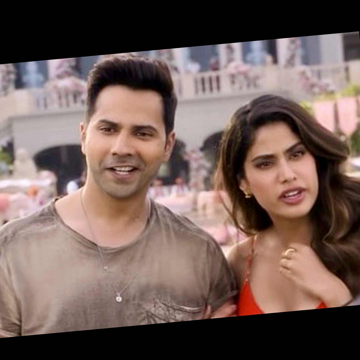 Now Watching - #SunnySanskariKiTulsiKumari 

Occupancy - 6⃣0⃣% (@ Tivoli Cinemas)

Paka Chika Pak... Raja Babu 😅

#SSKTK <a href="/Varun_dvn/">Varun sunny sanskari Dhawan</a> #JanhviKapoor <a href="/sanyamalhotra07/">Sanya Malhotra</a> #RohitSaraf <a href="/ManishPaul03/">Maniesh Paul</a> #KaranJohar <a href="/adarpoonawalla/">Adar Poonawalla</a> <a href="/apoorvamehta18/">Apoorva Mehta</a> #ShashankKhaitan <a href="/MARIJKEdeSOUZA/">Marijke deSouza</a>