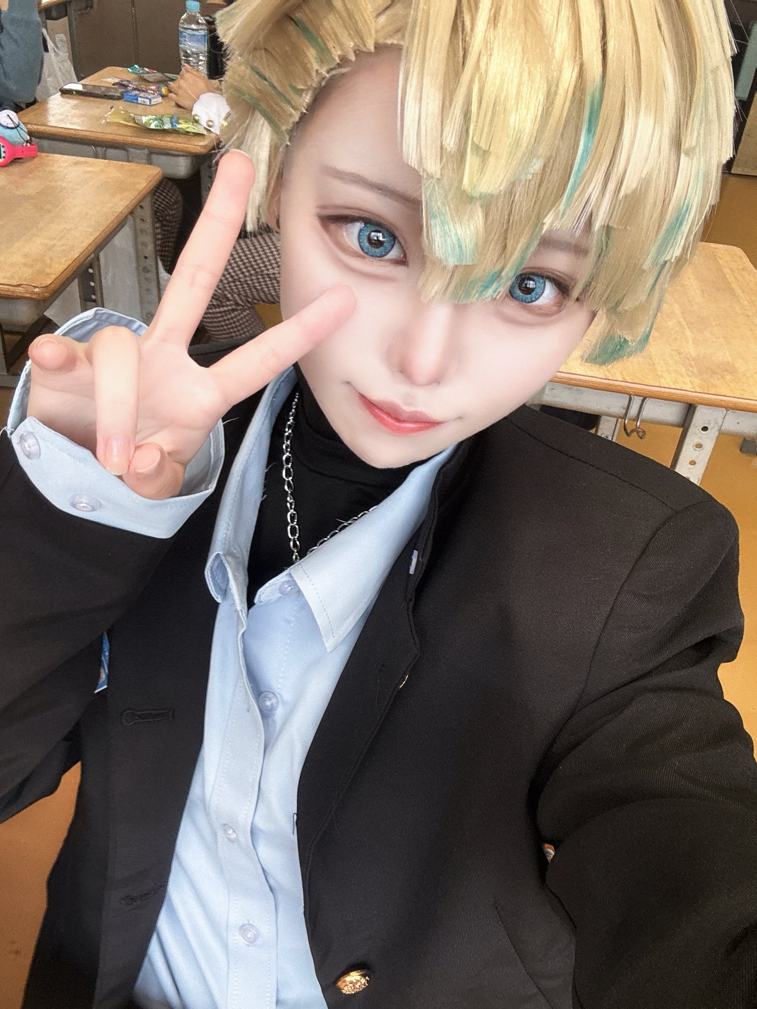 私立にじ男子高等学校1004 - البحث / X