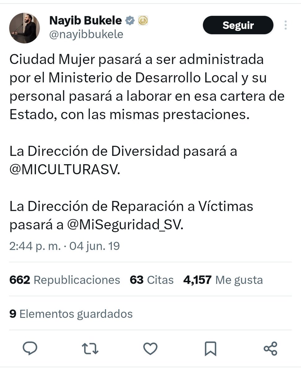 johnRE77's tweet photo. @easegura @mattgaetz El que escupe hacia arriba en la cara le cae.

Bukele🤡 https://t.co/Zv1aOiGdAR