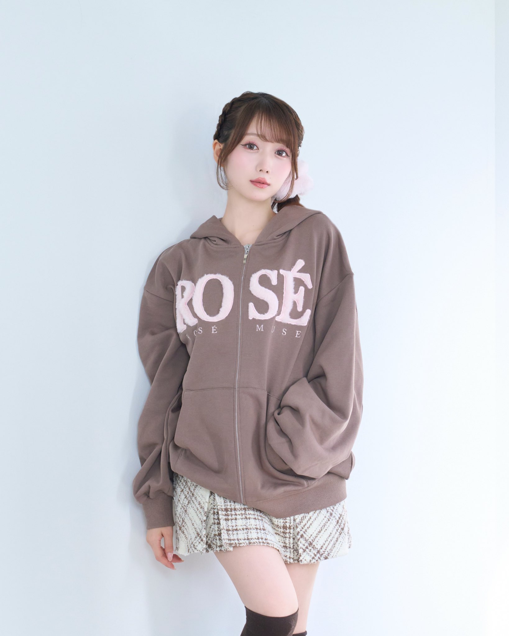 チャコールlogo zip hoodieロゼミューズ Rosé Muse on X: