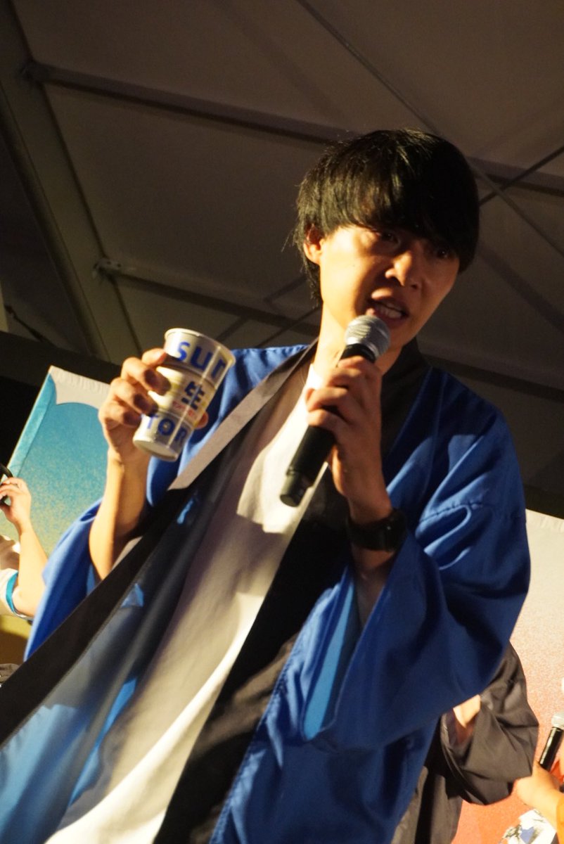 akingo48's tweet image. 祇園櫻井さん

あの櫻井さんがビール？！（多分、中身は水）

2025.10.4(土)
エクストリーム盆踊り@大阪グルメEXPO

#祇園 #櫻井健一朗 #ぎお活
#エクストリーム盆踊り #大阪グルメEXPO