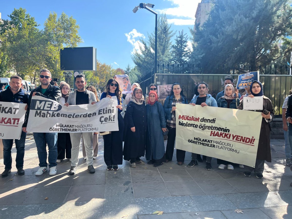 Fidan Özgüleç (@fidanozgul24357) on Twitter photo Mülakat mağduru öğretmenler adına arkadaşlarımız yine Milli Eğitim Bakanlığı'nın önündeydi. Bizler hakkımız olan atamalarimizı istiyoruz.
#MülakatMağdurlarıMEBönünde
<a href="/RTErdogan/">Recep Tayyip Erdoğan</a>
<a href="/tcmeb/">Millî Eğitim Bakanlığı</a> Mülakat mağduru öğretmenler adına arkadaşlarımız yine Milli Eğitim Bakanlığı'nın önündeydi. Bizler hakkımız olan atamalarimizı istiyoruz.
#MülakatMağdurlarıMEBönünde
<a href="/RTErdogan/">Recep Tayyip Erdoğan</a>
<a href="/tcmeb/">Millî Eğitim Bakanlığı</a>
