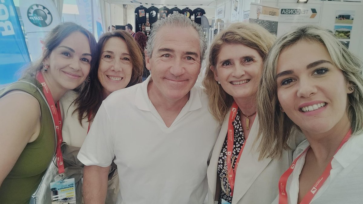aepa_spain's tweet photo. ✈️ Hoy hemos participado en el #LleidaAirChallenge2025 en el Aeropuerto de Alguaire.
Gracias a todos los que pasasteis por nuestro stand del Grupo de Psicología Aeronáutica y Aeroespacial del COPC 💙 https://t.co/x0OLGCGa9C