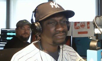 <a href="/DanDayRadio/">Dan Day</a> from the twitch app you should all take a picture with <a href="/DannyWQAM/">Hollywood</a> &amp; Brian Monroe holding up the U sign ITS ALL ABOUT THE U!!! GO CANES!!!