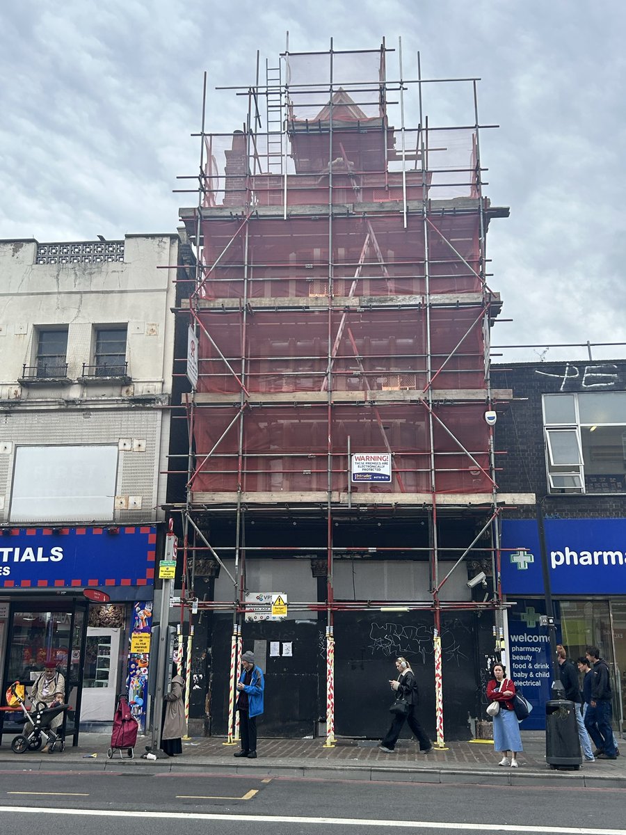 NLondonCAMRA's tweet image. Great to hear The Black Cap in Camden is reopening after 10 years. An iconic LGBT venue. CAMRA North London branch supported the application to reopen the pub and cabaret venue!  🍺 🏳️‍🌈 #pubs #pubsreopening