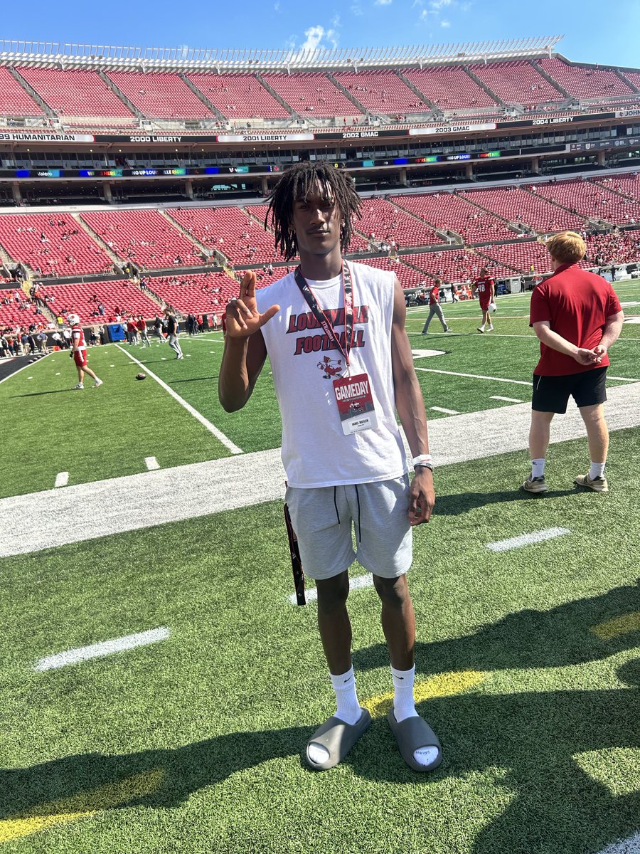 JarelButler11's tweet photo. #BEATUV #GOCARDS https://t.co/HCT2CCLgS2