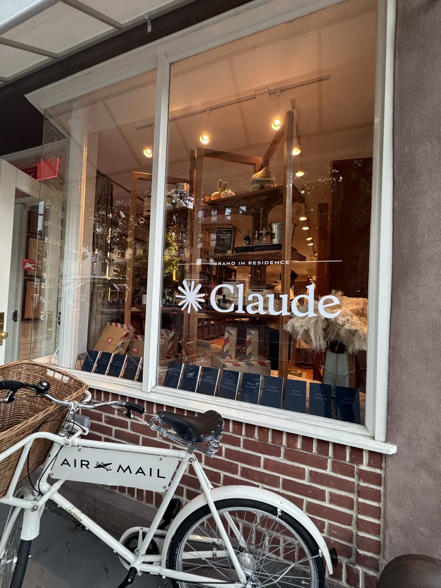 TechGoddess's tweet image. Bringing some ‘human’ thinking to the @claudeai popup 😉