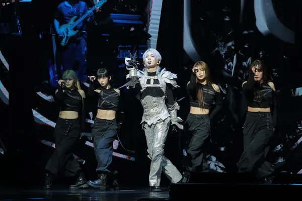 Kibum_0525's tweet image. The "Taiwanese Ghost" is here too! SHINee KEY's Taipei Music Center concert was a blast, and fans asked him to come more often.

South Korean all-round idol KEY (Kim Kibum) came to Taiwan to perform with his new tour "2025 KEYLAND Uncanny Valley". He met with SHINee WORLD at the…