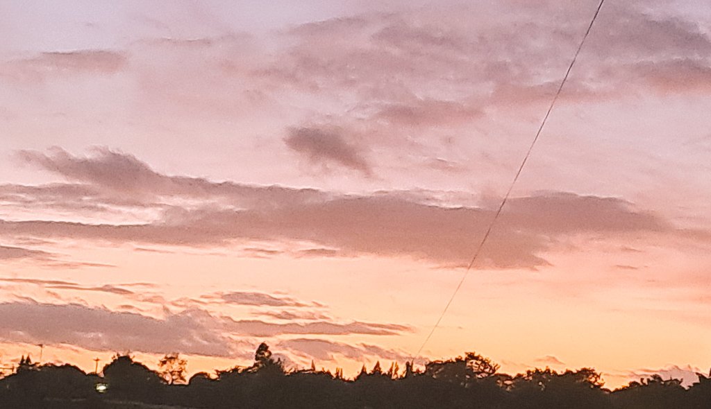 It's quite a lovely sky now. 😊
4th October 25