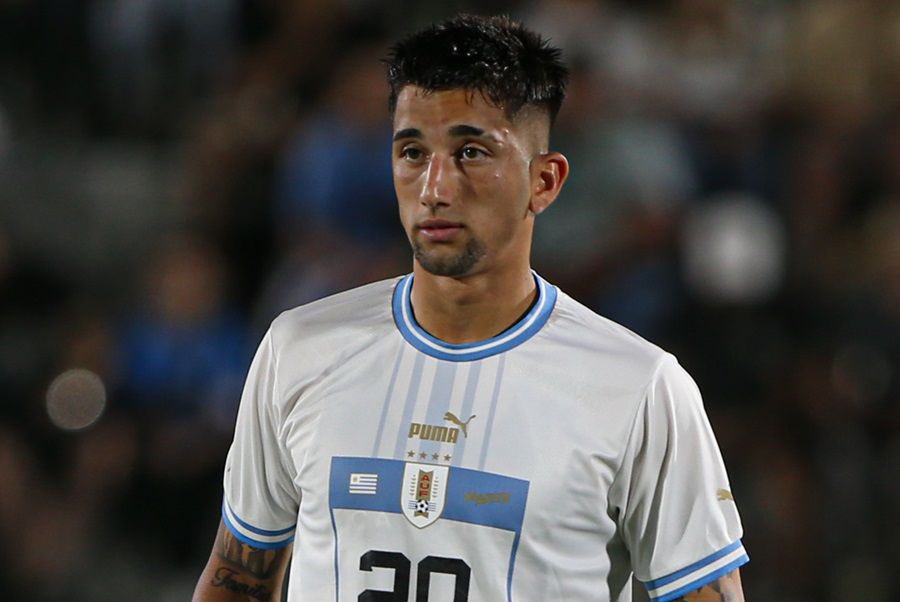 ¿Volvió Cólicos Olivera?

Cristian Olivera notificó a la selección que estaba lesionado y no iba a viajar a Malasia. Por otra parte la AUF llamó a Gremio y desde el club brasileño les dijeron que el jugador no está lesionado.