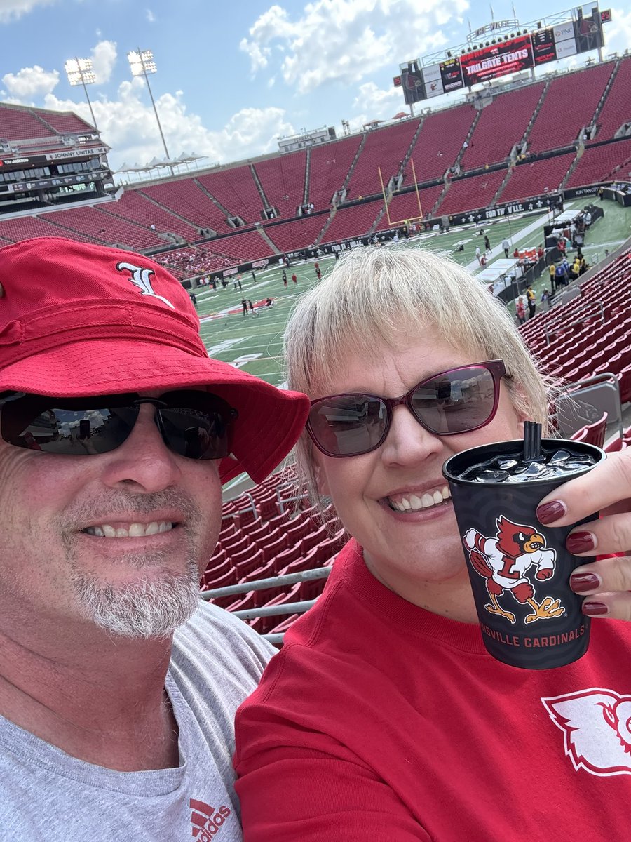 edlin414's tweet photo. #Gocards https://t.co/tzHm17iKoc