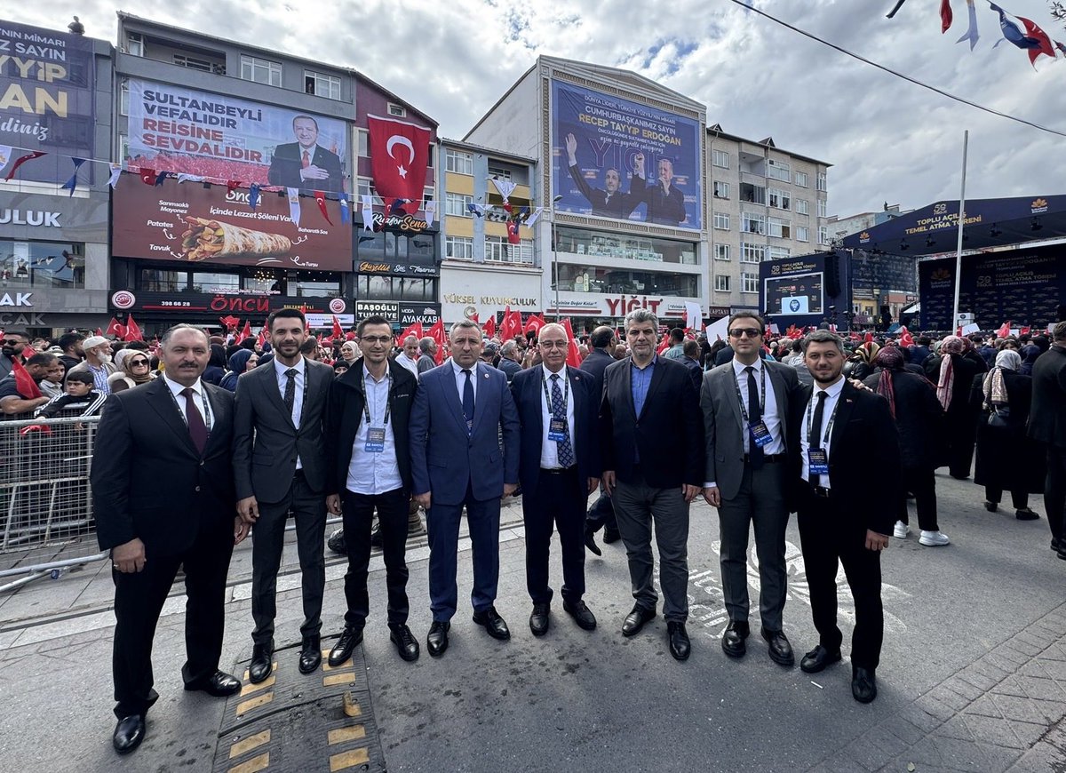 📍 Sultanbeyli
Cumhurbaşkanımız Sayın Recep Tayyip Erdoğan’ı Sultanbeyli’de coşkuyla karşıladık. 
Bu tarihi günde biz de yerimizi aldık. 🇹🇷