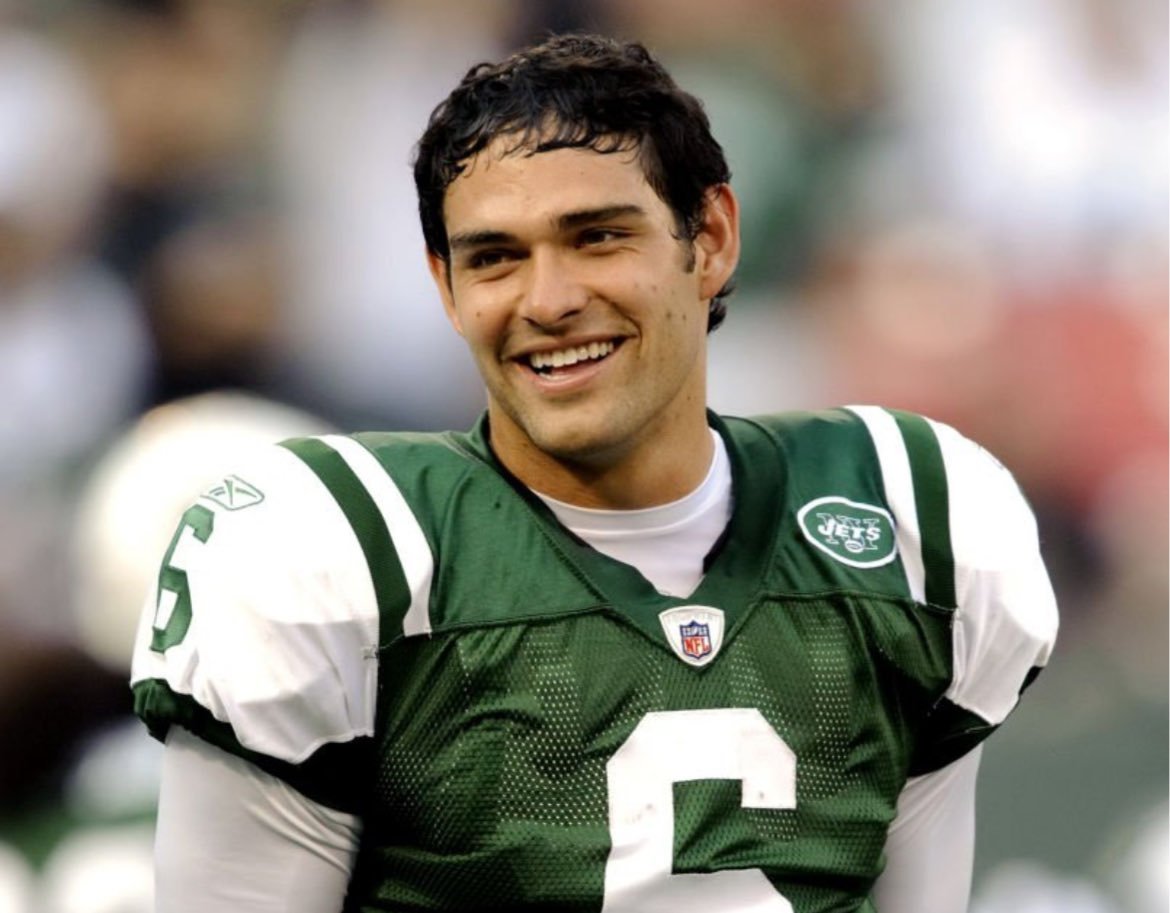 RTB_io's tweet image. NEWS: Former NFL QB Mark Sanchez has been stabbed in Indianapolis and is hospitalized with severe injuries.

#NFL #MarkSanchez #Stabbed