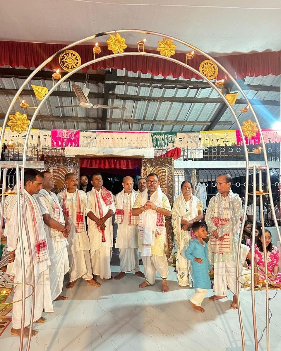 টীয়ক বিধানসভা সমষ্টিৰ অন্তৰ্গত অসয়বাৰী বৰগুৰি বৰনামঘৰত অনুষ্ঠিত অখণ্ড ভাগৱত পাঠৰ অন্তত মহাপুৰুষীয়া ভাওনা ভাগি উদ্বোধন কৰাৰ বাবে উদযাপন সমিতিৰ আমন্ত্ৰণ মৰ্মে উপস্থিত থাকি কৃতাৰ্থ হ'লো। ৰাইজৰ বিপুল উৎসাহ উদ্দীপনাই মুগ্ধ কৰিলে।