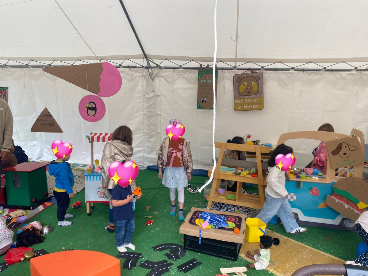 Beaucoup de monde aujourd’hui au Festival «2 jours en jeux» dans le cadre magnifique du Cloître Toussaint, des jardins du Musée des Beaux-Arts &amp; du Repaire Urbain ! Le festival continue ce dimanche ! Seul, en famille, entre amis  ! Et également pour les tout-petits. À demain !