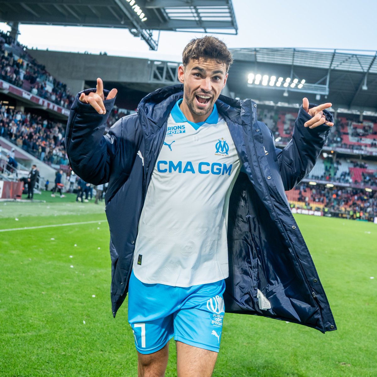 OM_English's tweet image. 𝗠𝗮𝗻 𝗼𝗳 𝘁𝗵𝗲 𝗺𝗼𝗺𝗲𝗻𝘁 ⚡️✨

What an afternoon, Matt 👏⚽️🅰️

⚪️🔵