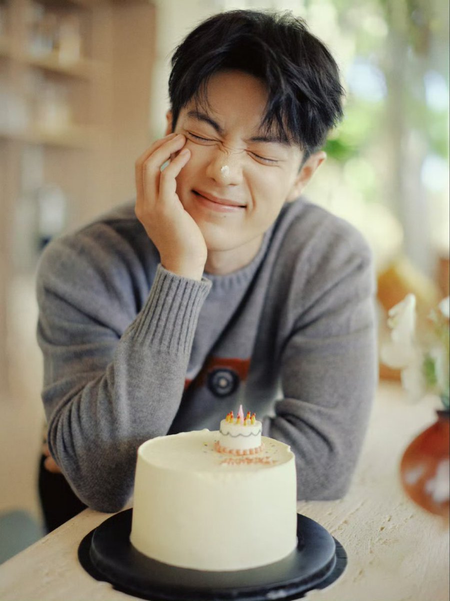 clover_xz's tweet photo. Mong thế giới xung quanh luôn đối xử thật dịu dàng với anh idol của em 
TIÊU CHIẾN 
XIAO ZHAN LEVEL 34 UNLOCKED
#For34everWithXiaoZhan
#Happy34thBDayXZ https://t.co/TD4tZwWeX9