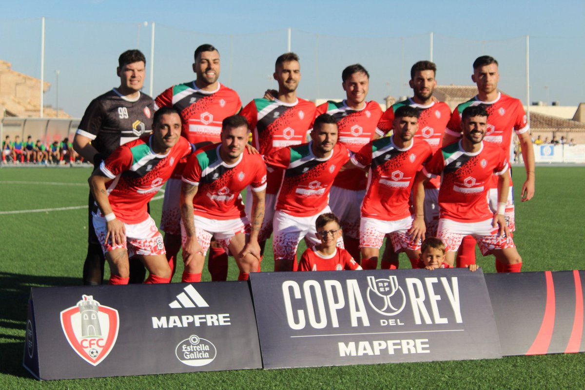 FedExFutbol's tweet photo. 🏆 | #CopaDelRey |

@CdYuncosoficial 2-0 @CFCAMPANARIO (Global: 2-0)

🏁No pudo ser. Fin del sueño copero para un CAMPANARIO luchador que sucumbió ante un rival más acertado de cara a portería.

 🔴⚪¡Ánimo Campanario!

#Extremadura💚🤍🖤
#JugamosEnEquipo