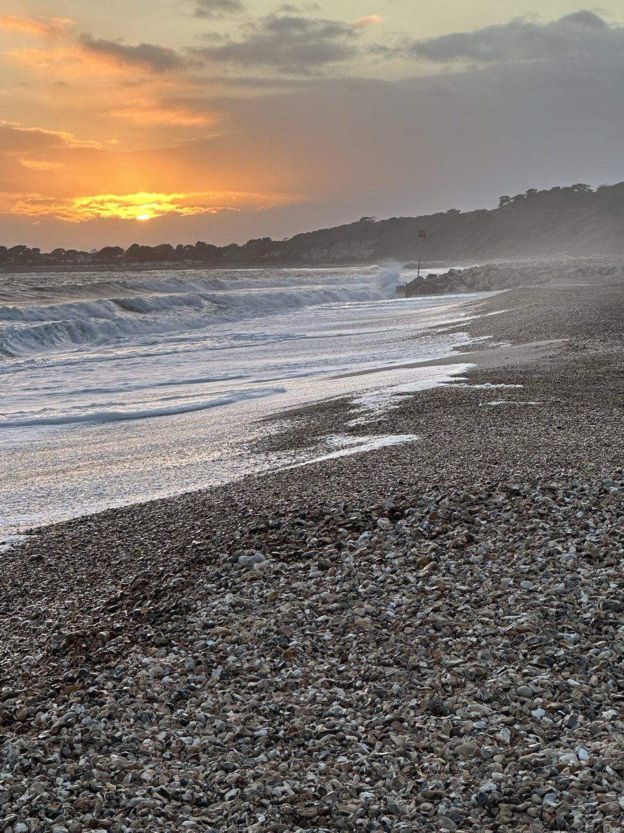 N1kky8's tweet photo. I’ve become quite the photographer lately.
Any tips welcomed!
#photography #sunset #beach #waves #stoneybeach #tidal #SunsetBeauty #PhotographyIsArt https://t.co/p30aWtPFP1