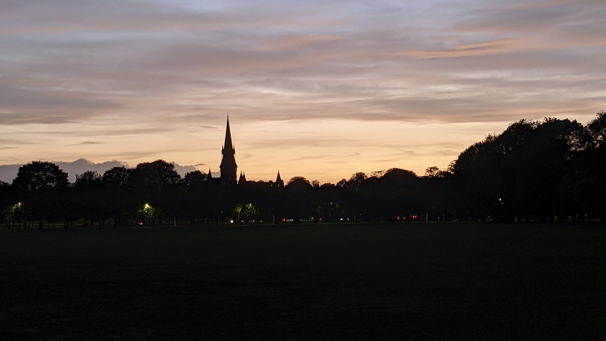 Beautiful #Edinburgh at #dusk.