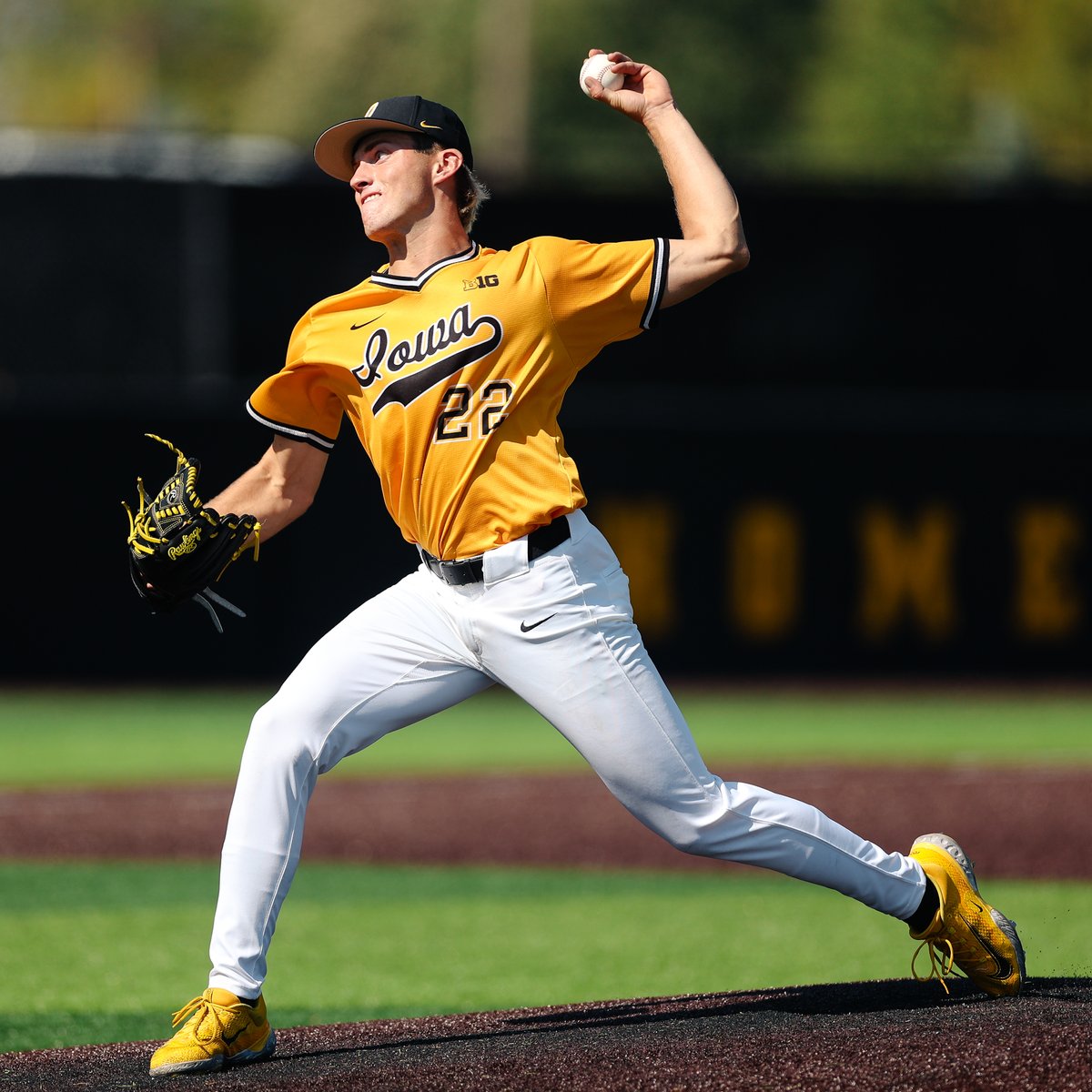 Two scoreless for 22.

E4 | Iowa 4, Missouri 0