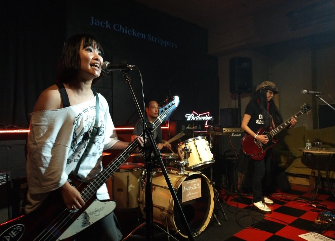 c_tokisaki0506's tweet image. こちらの写真を載せて、おやすみなさい♪
(ジャクチキのお三方、楽しいイベントをありがとうございました！)
#THEKOOLOPERATORS
#KINGZABOOON
#JackChickenStrippers