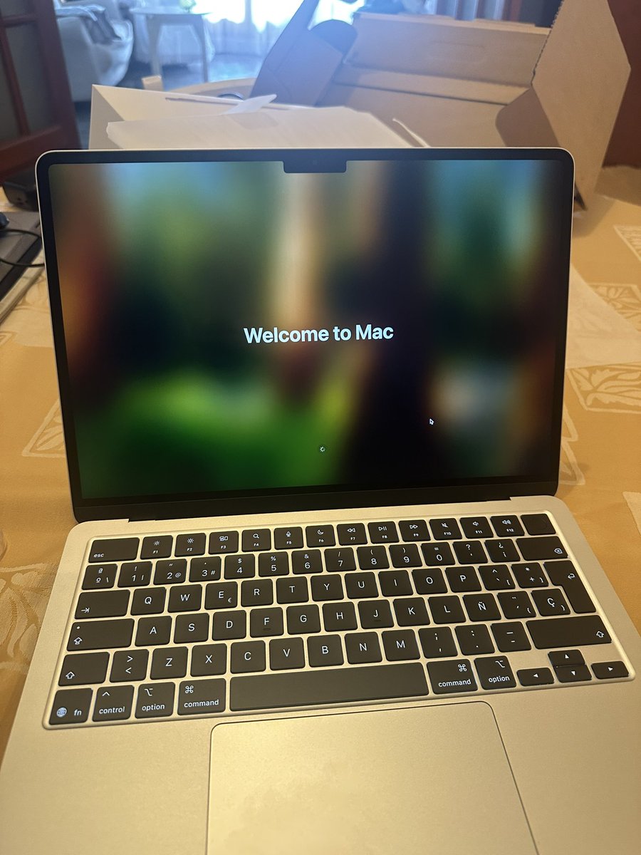 brunogonzalez__'s tweet image. It’s finally here!! 🤩
I’m so happy to finally start this journey, can’t wait to learn how to build apps 💪🏻
#buildinpublic #iosdev