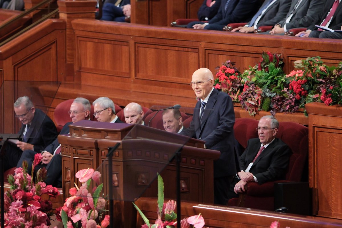 Ch_JesusChrist's tweet photo. President Dallin H. Oaks (@OaksDallinH) opened the Saturday morning session of the October 2025 general conference of The Church of Jesus Christ of Latter-day Saints with a brief tribute to President Russell M. Nelson, who died on September 27.
 
“I love President Russell M. Nelson and have learned more about the gospel and gospel leadership from my long friendship and association with him than from any other leader I have personally known,” the President of the Quorum of the Twelve Apostles said on October 4. “He is our model as a servant and follower of the Lord Jesus Christ.”  
 
Speaking from the Conference Center on Temple Square in Salt Lake City, Utah, President Oaks stated that it was the first time in 75 years that a Church president had passed away a few days before general conference.
 
Noting how President Nelson understood the value of general conference, he said, “We honor him by following the planned conference schedule he approved,” explaining that long tributes for the beloved leader would be deferred for the funeral scheduled for Tuesday, October 7.
 
Visit the link below to read more:
https://t.co/2jGPBS2Kzq