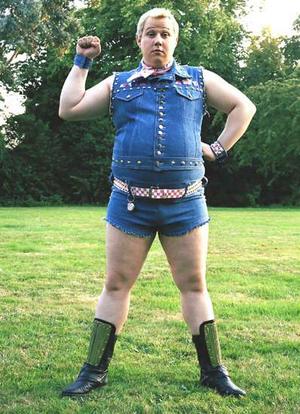 Dances like a fucking hod carrier. #Strictly #CockneyWanker