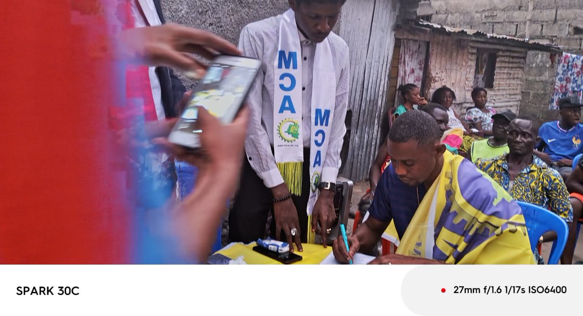 #RDC #MCA_KISENSO
Adhésion à la Cellule Kanza/Gomba du MCA à Kisenso.
Albert Mwamba prêche les 12 valeurs et les idéaux du président #Kas_Kasongo dans son quartier de résidence.
Un exemple de militantisme encourage par 3K.