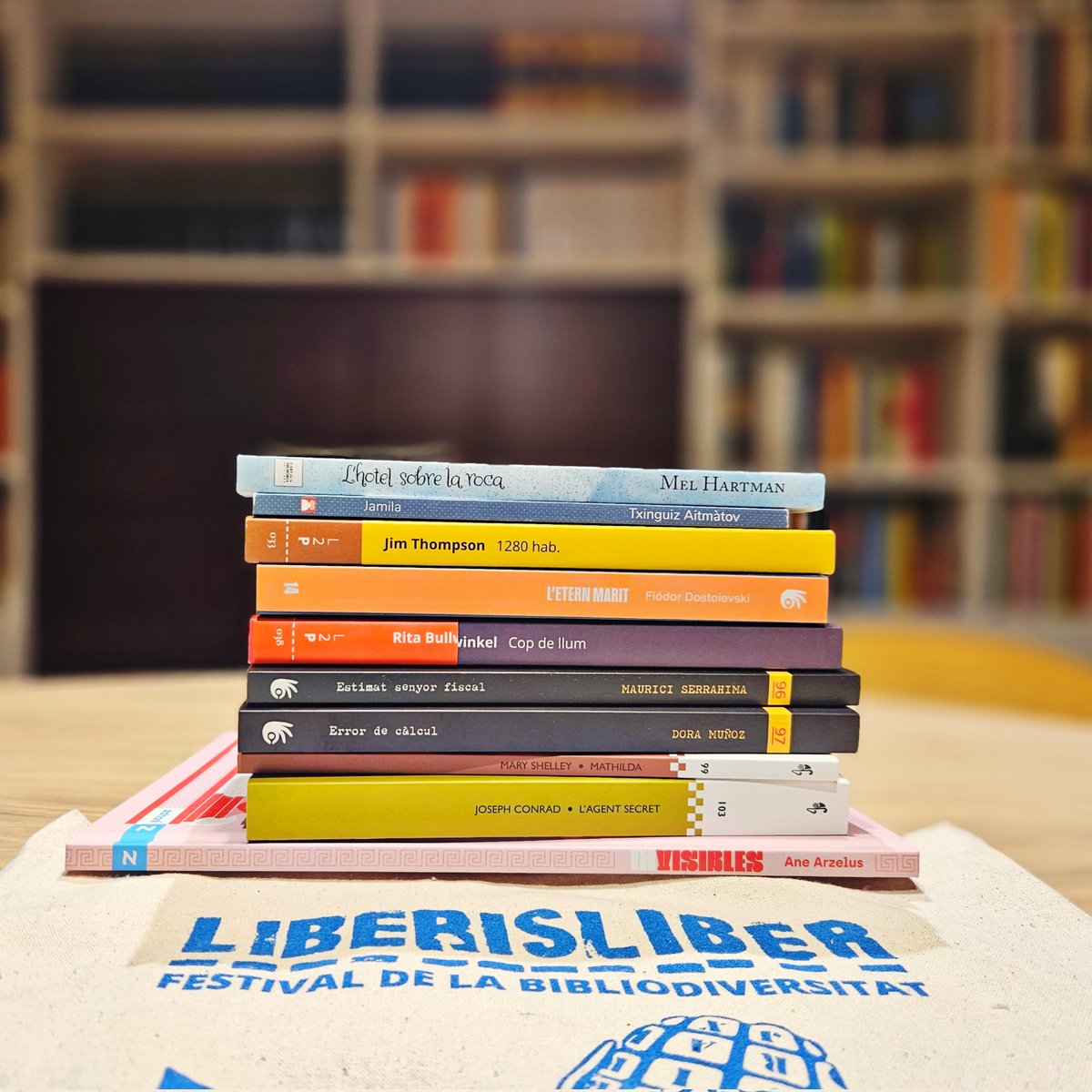 pages_dani's tweet photo. El botí de @liberisliber

@crimscat
@EdClandestina 
@BiblClandestina
@EdKarwan 
@SegonaPeriferia
@ADESIARAEDITORI 
@ZahoriBooks 
@LARTDELAMEMORIA 

#Besalú #Liberisliber2025 #Liberisliber https://t.co/QRjFiPCboM