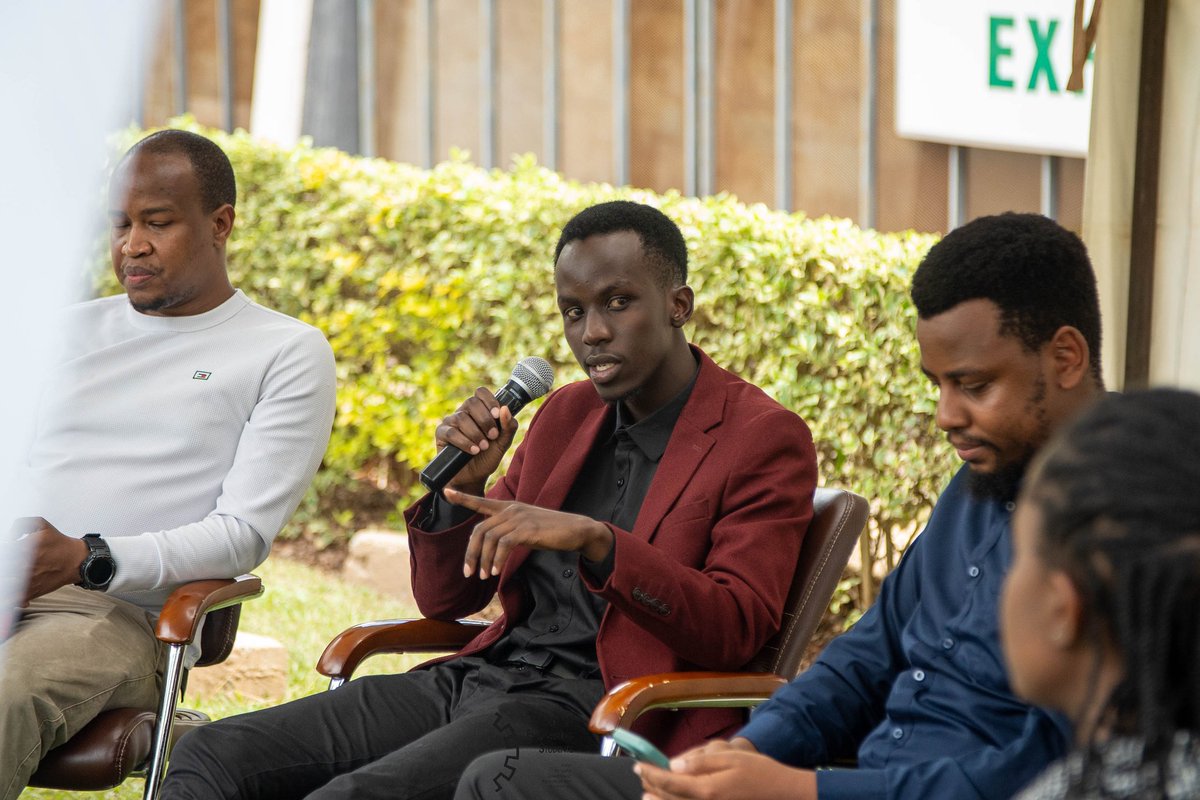 jkuatses's tweet image. TechWeek 5.0 Day 1 had it all — keynote speakers dropping wisdom bombs 💣, panelists debating like it’s finals week 🤓, and highschoolers getting mentored into future legends 🚀.And the vibes!💃

Trust me 🤠if knowledge was Wi-Fi, TechWeek 5.0 Day 1 had full bars 🤩
#techweek5.0