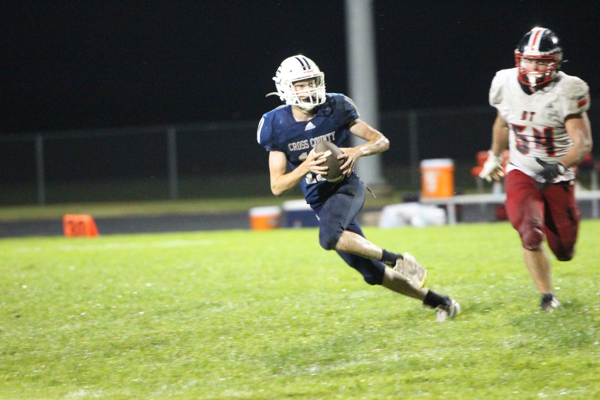 🚨 School Record Alert 🚨
With 197 yards passing in last night's game, Sawyer Anderson sets a new 11-man school record for passing yards in a game! Congrats Sawyer!