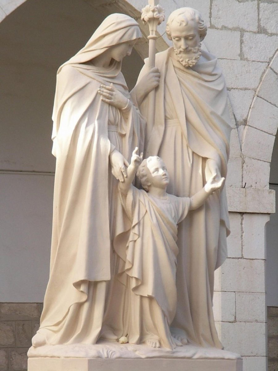 CatholicFQ's tweet image. The family is the foundation of civilization