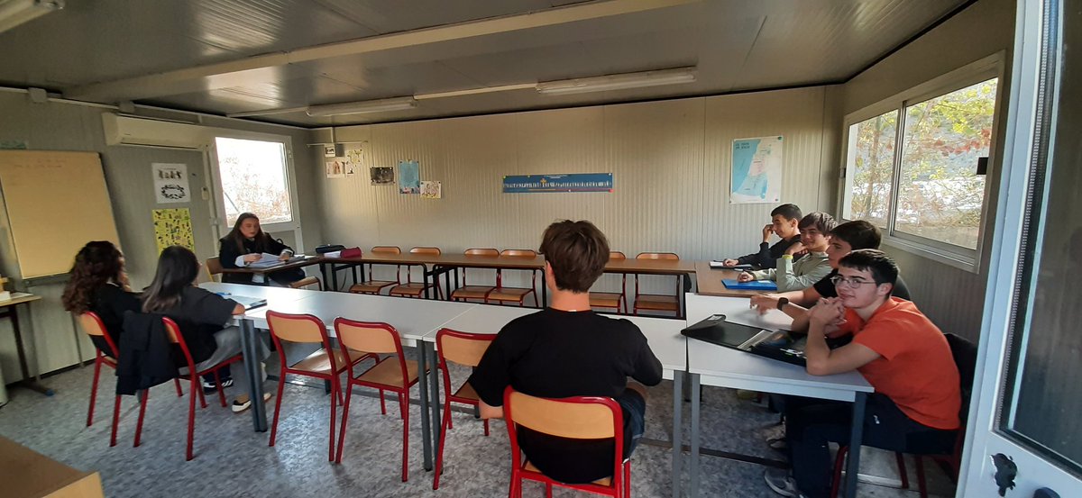 🔜Rentrée des collégiens et lycéens ce samedi avec 3 groupes   à l'aumônerie : 6èmes, 5èmes et 4èmes, 3èmes jusqu'au lycée. Les jeunes vont se préparer au baptême,  à la première  communion ou la Confirmation toute l'année scolaire. Prochaine rencontre, le 11/10 de 16 à 18h.