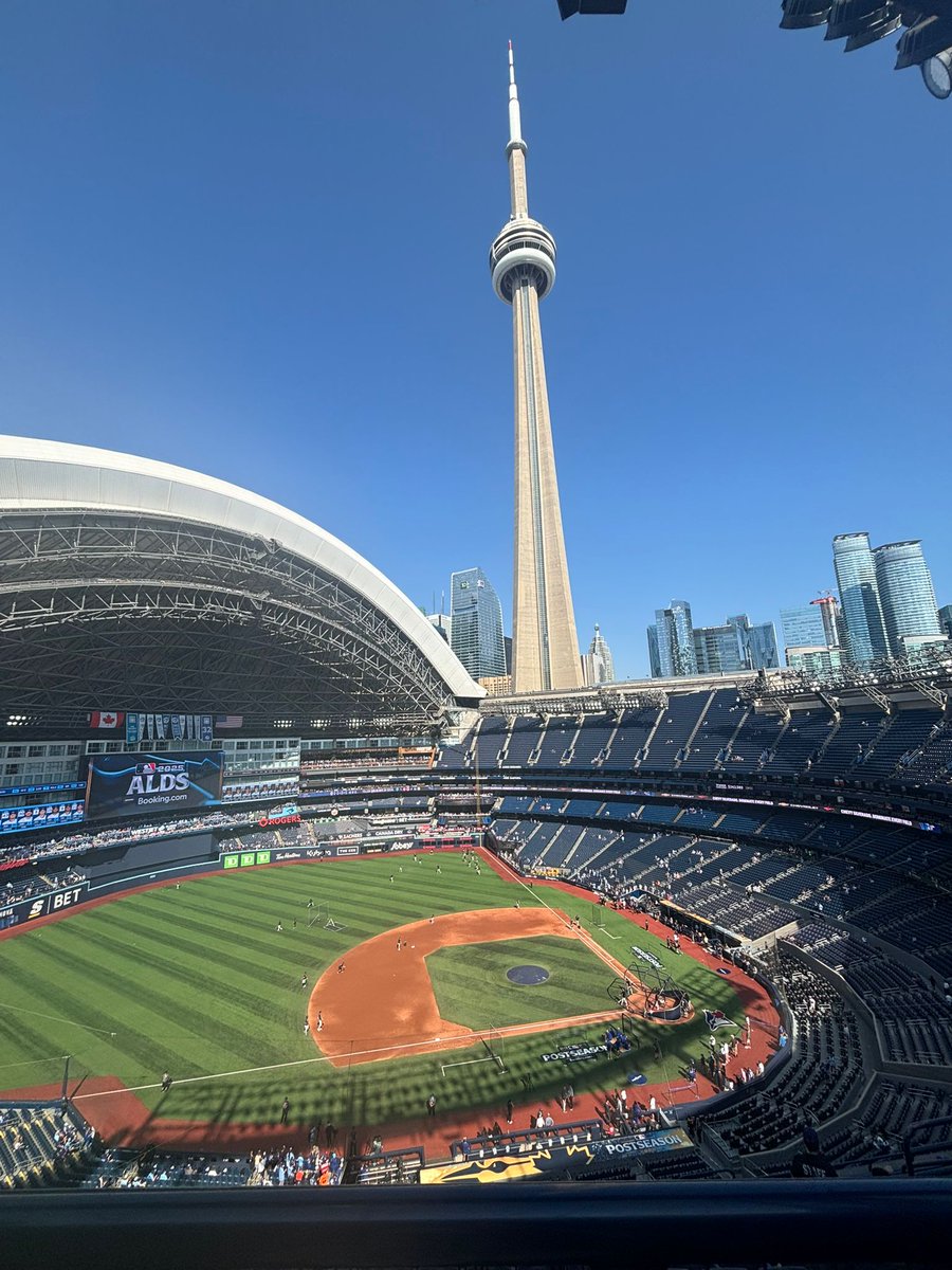 Josbie4's tweet photo. Game 1 Lets Go BlueJays!!!! #WANTITALL @BlueJays https://t.co/sOXZLEhgDk