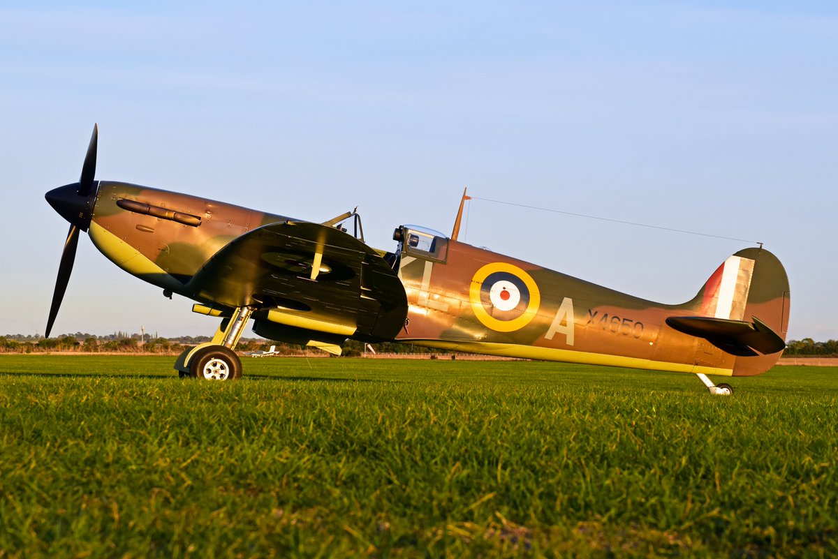 Burntime0101's tweet photo. A brace of basking Spitfires from last weeks evening shoot at Duxford. #Spitfiresaturday @USAS_WW1 https://t.co/KU55Sl9YpG