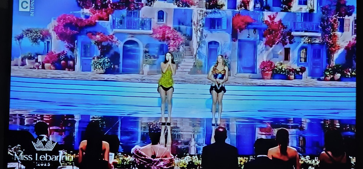 ElieMallah11's tweet photo. Clever move from Roula Saad
🇱🇧🇱🇧
#MissLebanon https://t.co/N5MGCKqOzm