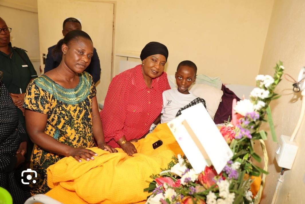 As I watched ZBCTV news tonight, I was moved to tears by the heartwarming scene of the First Lady visiting a young cancer patient. It's truly touching to see Amai go the extra mile, travelling all the way from Hre to Mutare, to grant Adrian's wish to meet her. <a href="/angelofhope_zim/">Angel Of Hope Foundation</a>