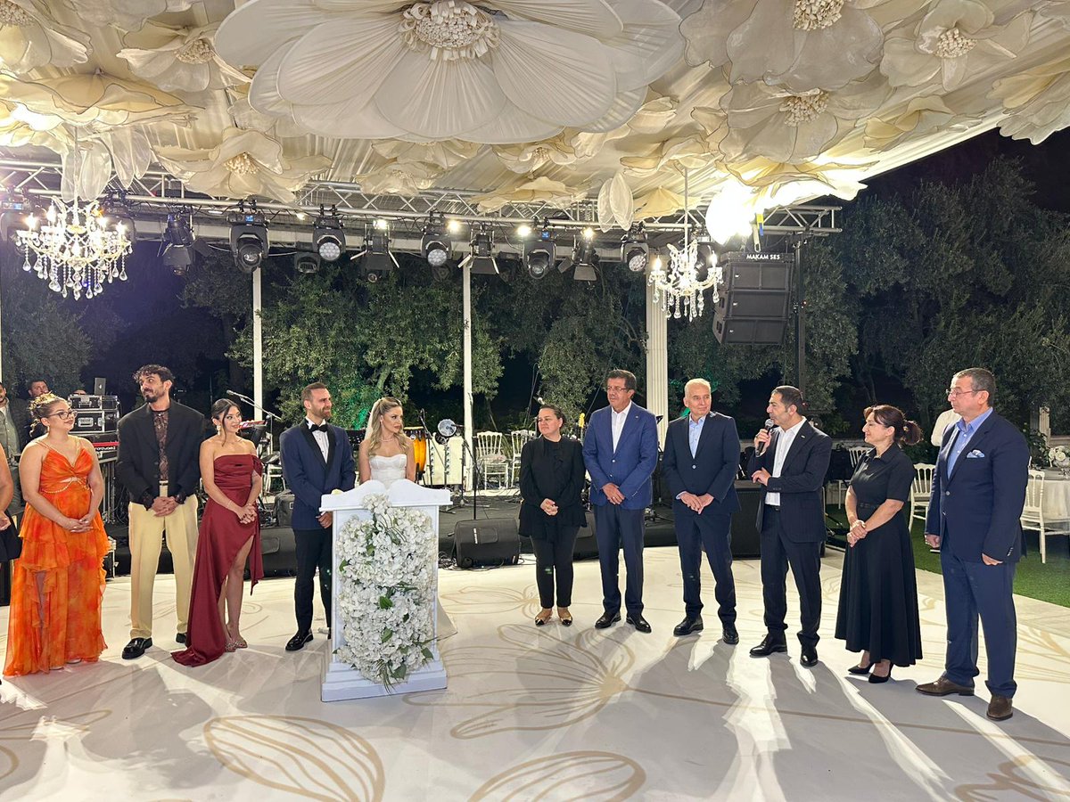 erdogan_ugr's tweet image. #Çavuşoğlu Büro #Mobilya&apos;nın sahiplerinden #genç kardeşimiz Sayın Kamil #Bozkurt&apos;un hayatını Sayın Aysun #Göçmen ile birleştirdiğine şahitlik ettik. Tebrik ediyor ömür boyu sürecek mutlu bir #evlilik diliyoruz.