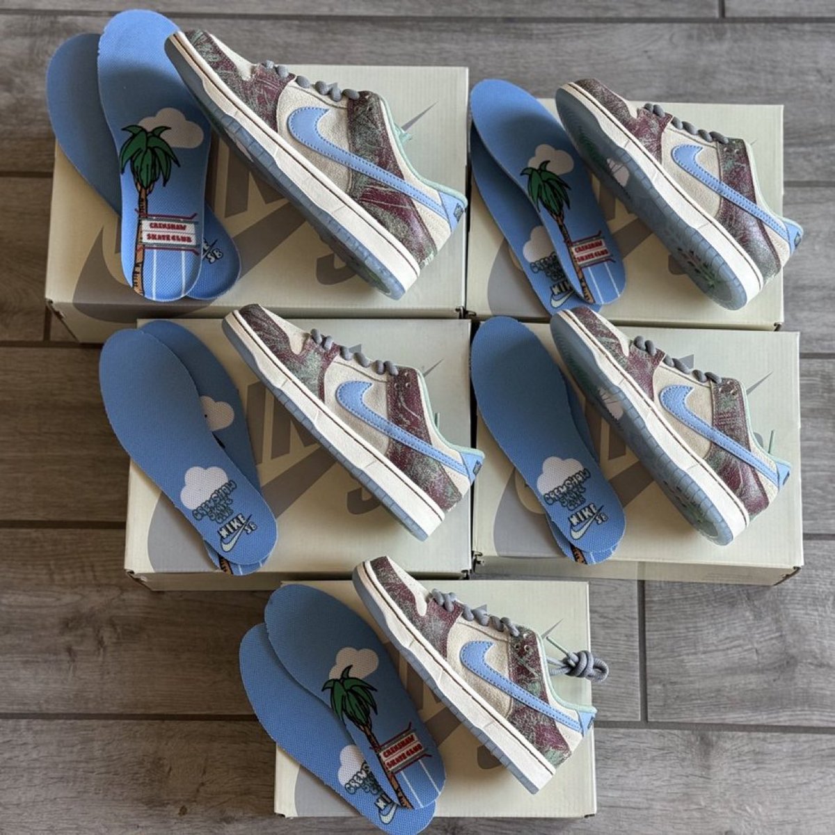 SNKR_TWITR tweet media