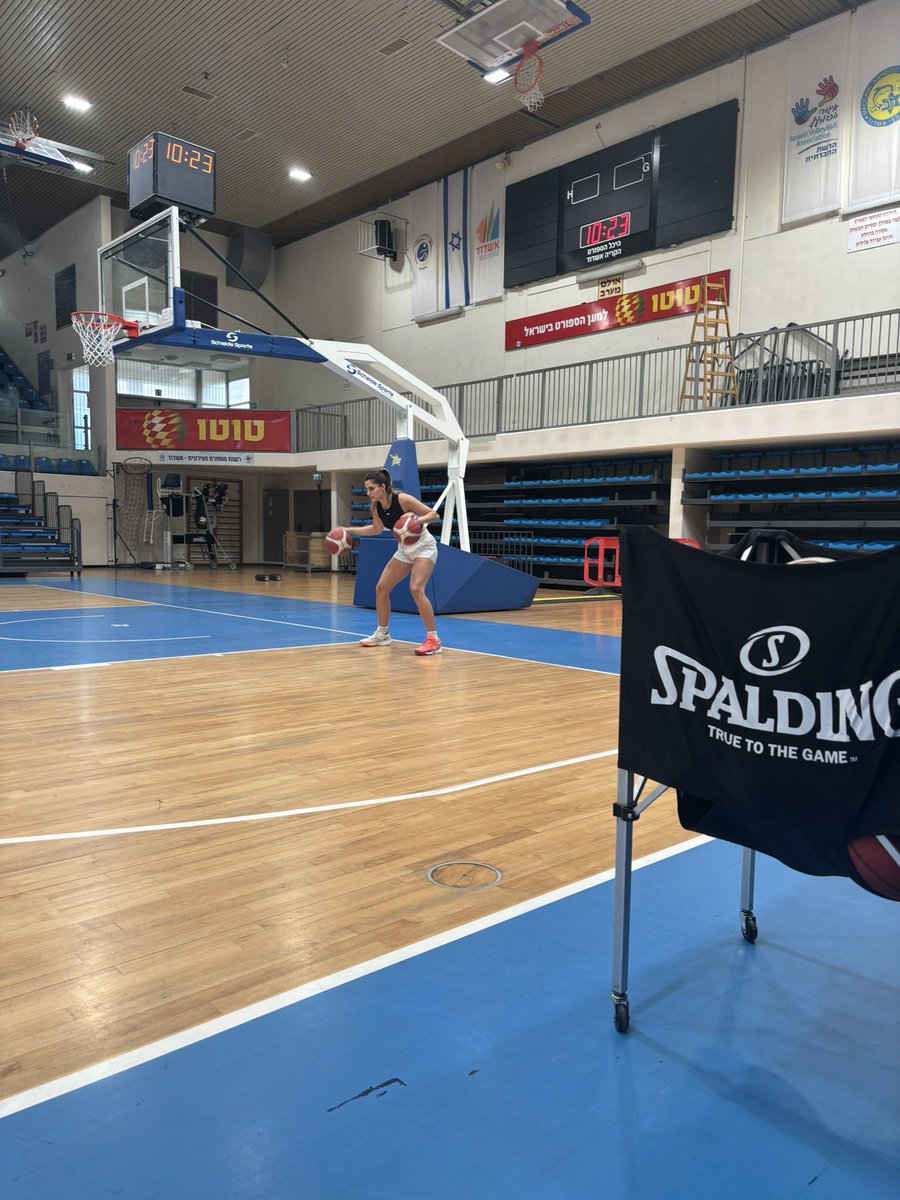 HadarHadad9's tweet photo. my Shabbat morning practice 🏀 https://t.co/RoxA2KN633