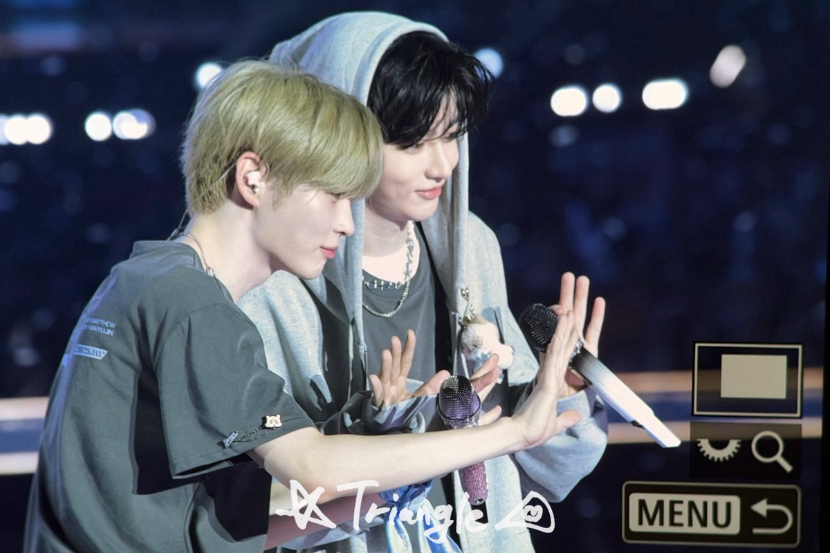 𝒕𝒓𝒊𝒂𝒏𝒈𝒍𝒆🩵🩷 tweet media