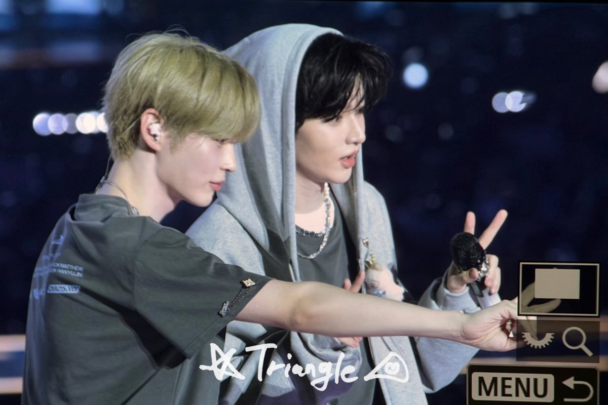 𝒕𝒓𝒊𝒂𝒏𝒈𝒍𝒆🩵🩷 tweet media