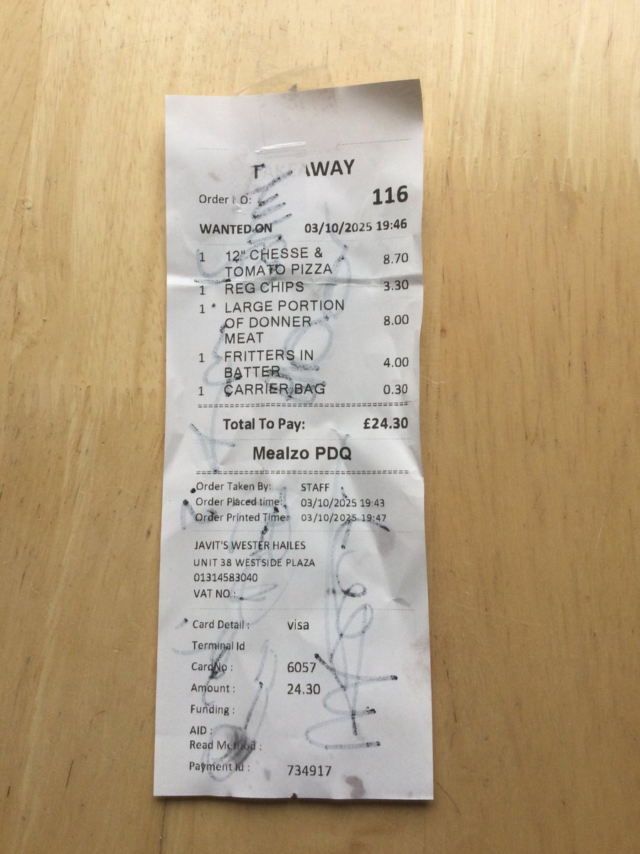 Wul147's tweet image. Was a bit pissed last night, got the staff in Javits to sign the receipt for my #ChippyTea