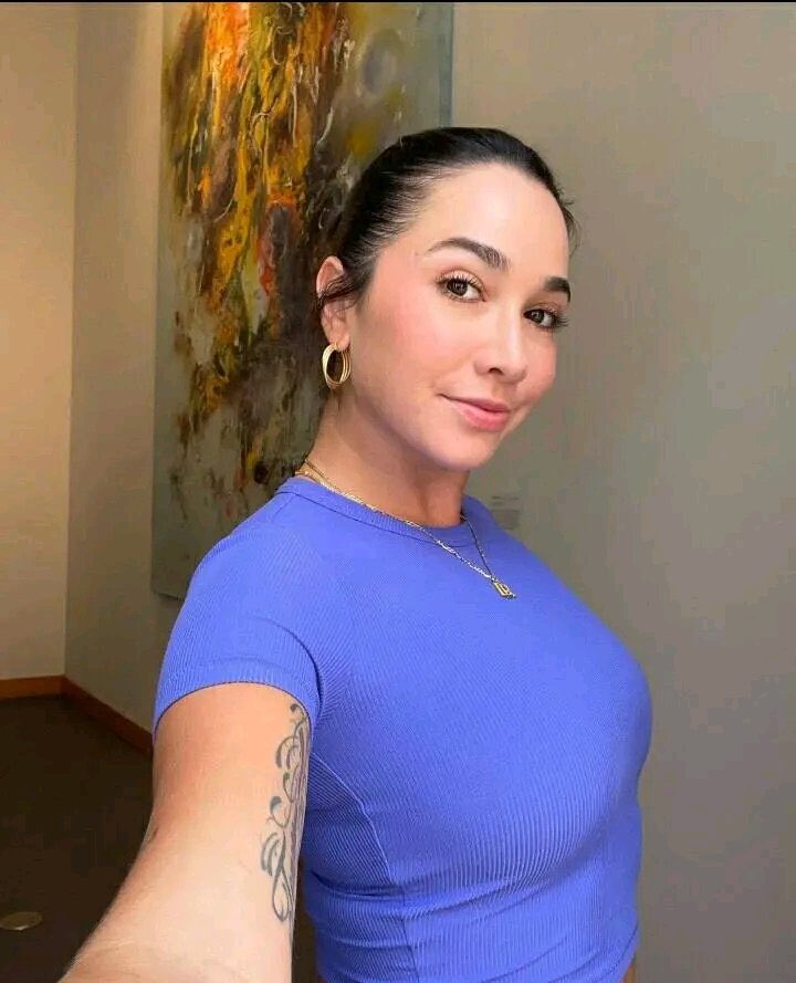 WatsonNic8921's tweet photo. What do you think about the weekend ❤️ any fun 🤩 https://t.co/hDpAwJkB02