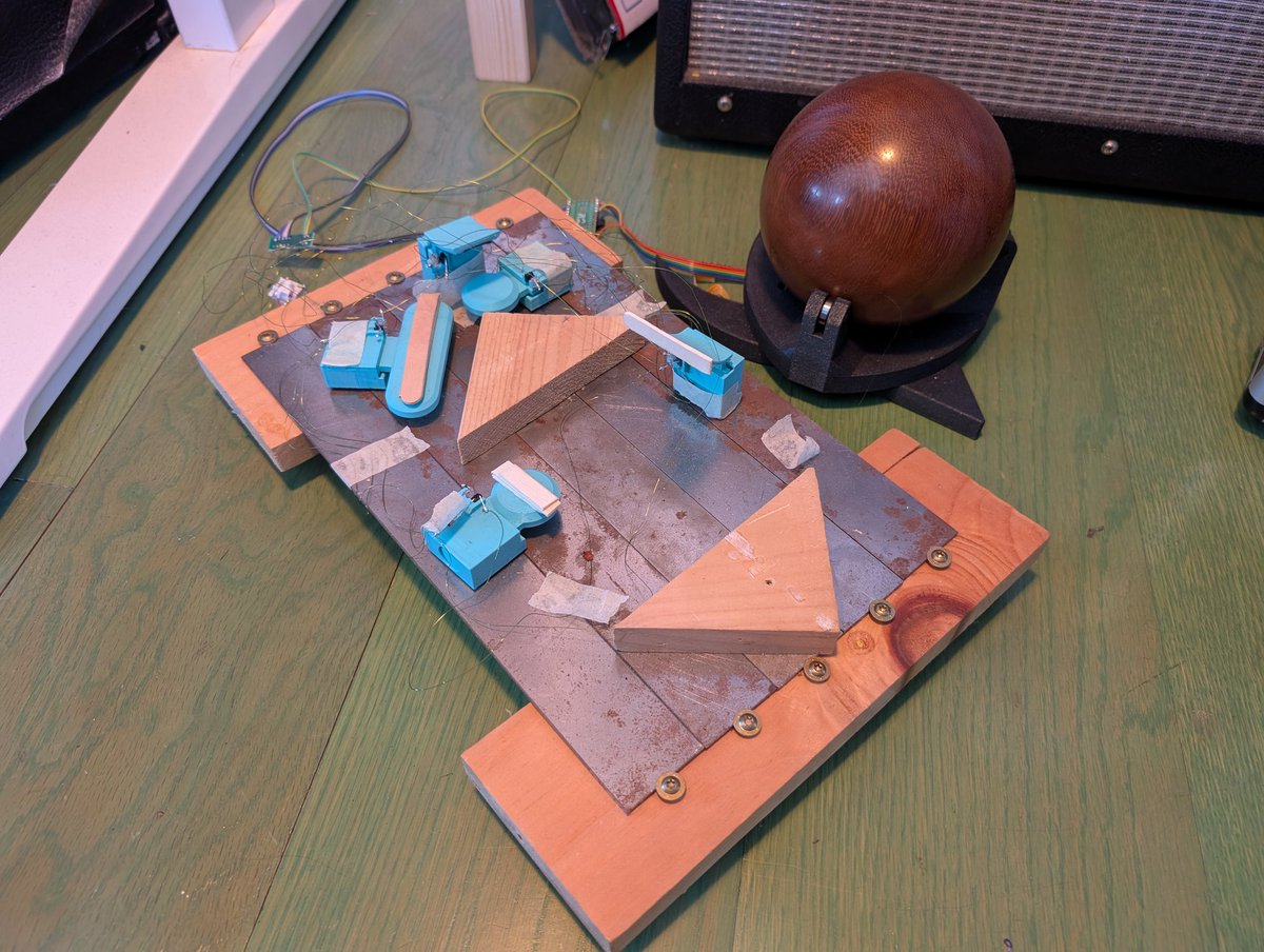 vacuumarc's tweet photo. @PalmerLuckey consider: foot trackball https://t.co/JbhFaVPnCZ