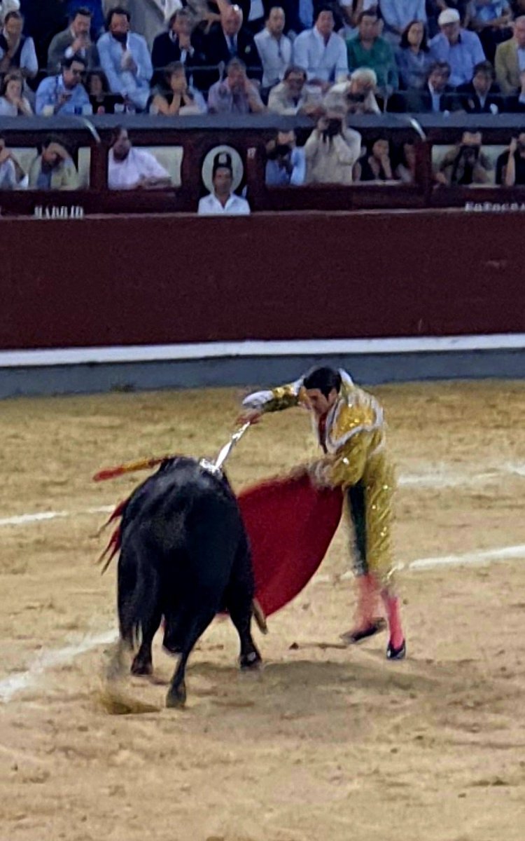 En Madrid no se pueden cortar dos orejas con ésto.